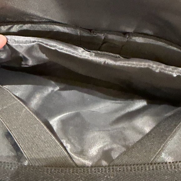 NWOT Vacuum Seal Swiss Lock Black Travel Backpack with Pump - Picture 13 of 14